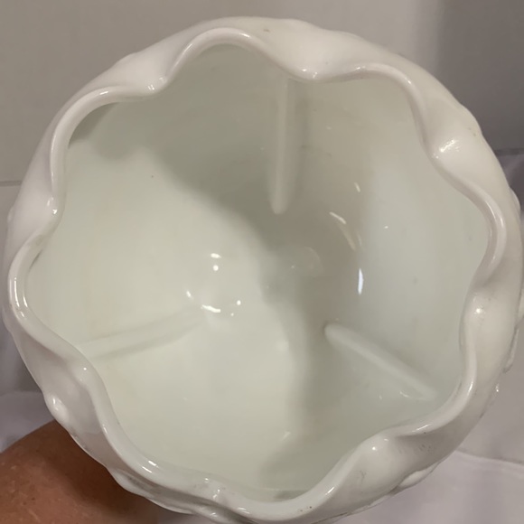 Milk Glass Indiana /footstool bowl - Picture 3 of 6